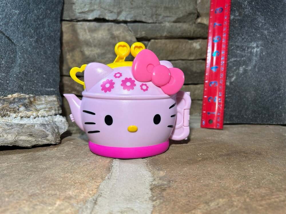 Sanrio Hello Kitty & Friends Minis Tea Party House No strap